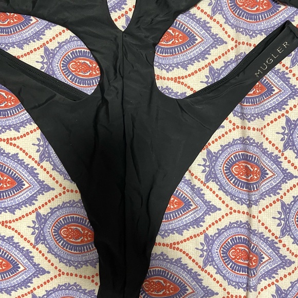 Mugler and H&M collaboration swimsuit - Picture 2 of 4